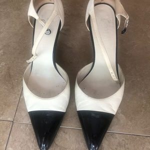 Authentic Chanel heels size 38.5 EU/8 US